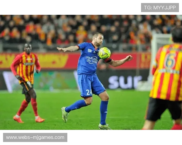 朗斯21年后重登榜首,法甲争冠格局生变