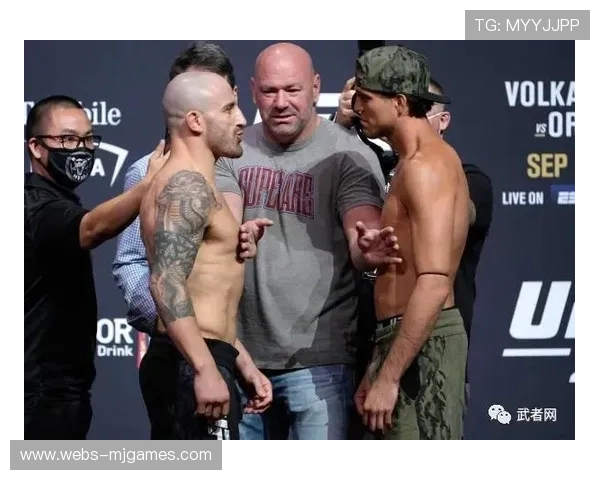 布莱恩·奥尔特加骑共享单车前往UFC训练中心,称上海之旅大开眼界