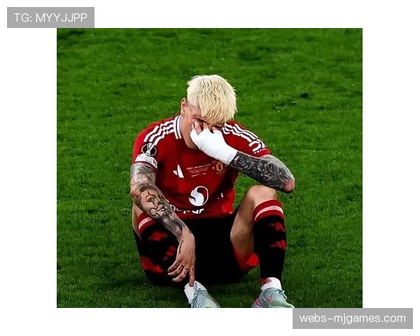 伤情速报：曼联边锋加纳乔因伤被换下，具体伤情待评估